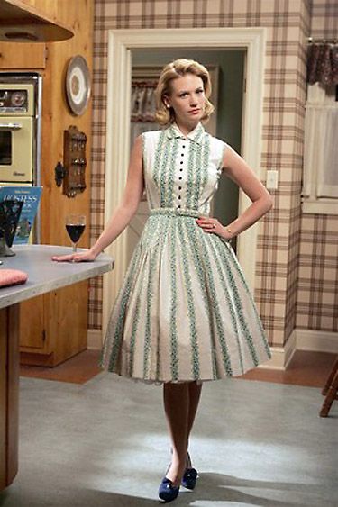 betty-mad-men-party-attire-outfit-dress