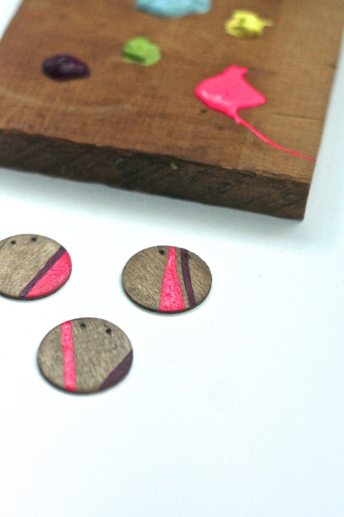 2-how-to-make-painted-wood-necklace-dear-handmade-life