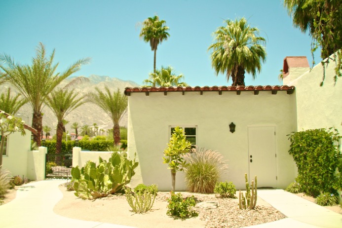 palm-spring-blue-sky-palm-tree-green-dear-handmade-life-house-spanish-style