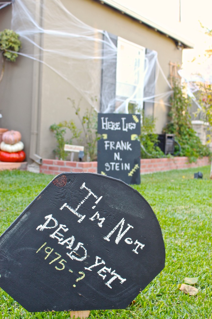 how-to-make-a-spooky-diy-halloween-yard-decoration-tombstone-wood-coffin-dear-handmade-life
