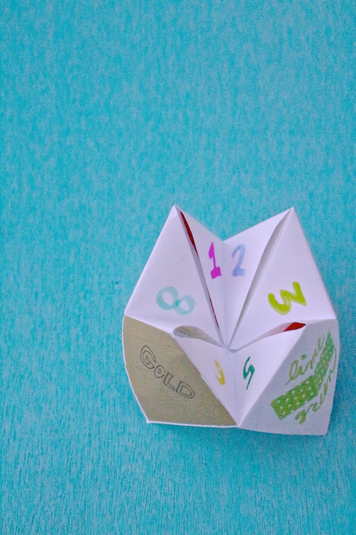 How to make DIY paper fortune teller from Dear Handmade Life