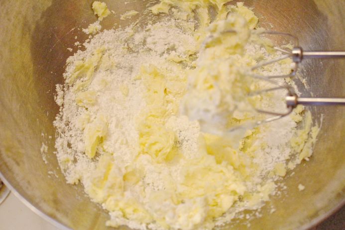 Salted Caramel Buttercream Frosting from Dear Handmade Life