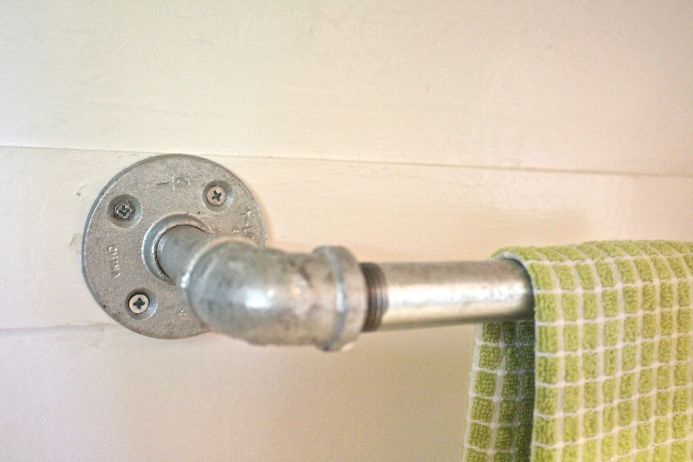 DIY steel pipe towel holder from Dear Handmade Life