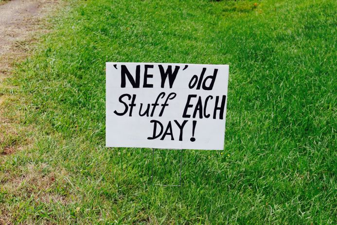 Adventures on the 127 yard sale - Tips and signs from the road from Dear Handmade Life