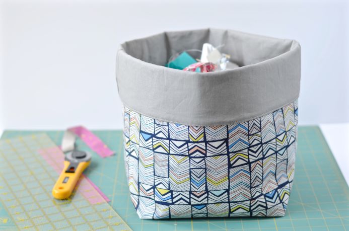 How to sew a DIY fabric bucket from Dear Handmade Life - Dear Handmade Life