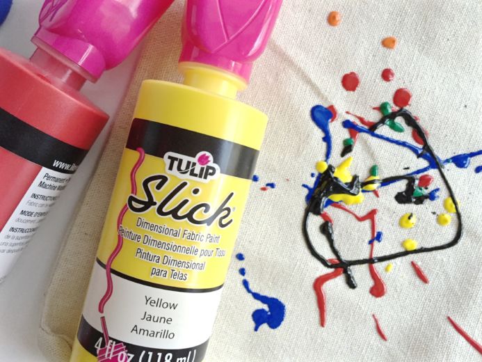 DIY Goodie bags for a Pollock-inspired kid's art party from Dear Handmade Life