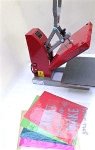 How to make a DIY heat press tote bag from Dear Handmade Life